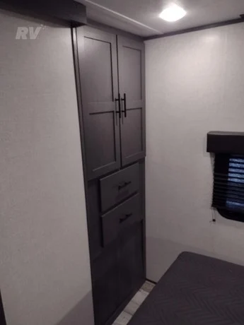  Aspen Trail 2880RKS Closet