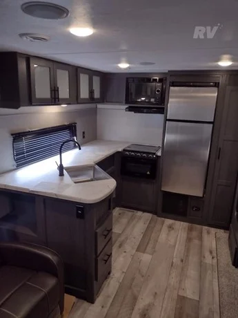  Aspen Trail 2880RKS Kitchen